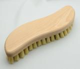 Weiche S-Form Waschbürste, Scheuerbürste mit hellen reinen Naturfasern. Hergestellt in Todtnau von der Bürstenfabrik Keller GmbH, ein Traditionsunternehmen seit 1869.